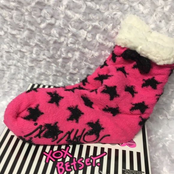 Betsey Johnson Accessories - ♥️BETSY JOHNSON sock slippers BLK BOW HOLIDAY fuzzy Socks Grip of BETSY hot pink